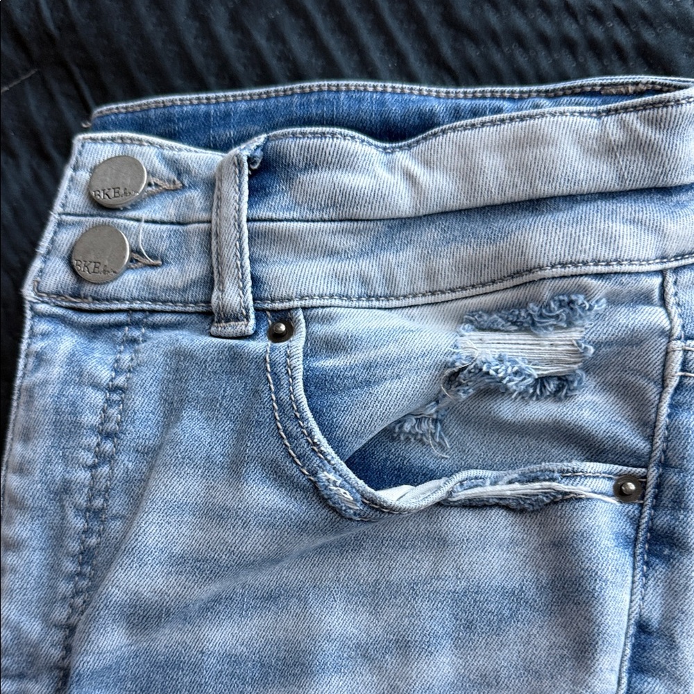 Light Wash Distressed Women's Jeans BKE PARKER - Picture 3 of 10
